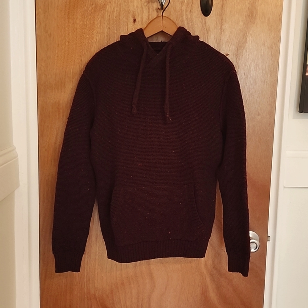 American Eagle Men's red hooded pullover sweater (small)